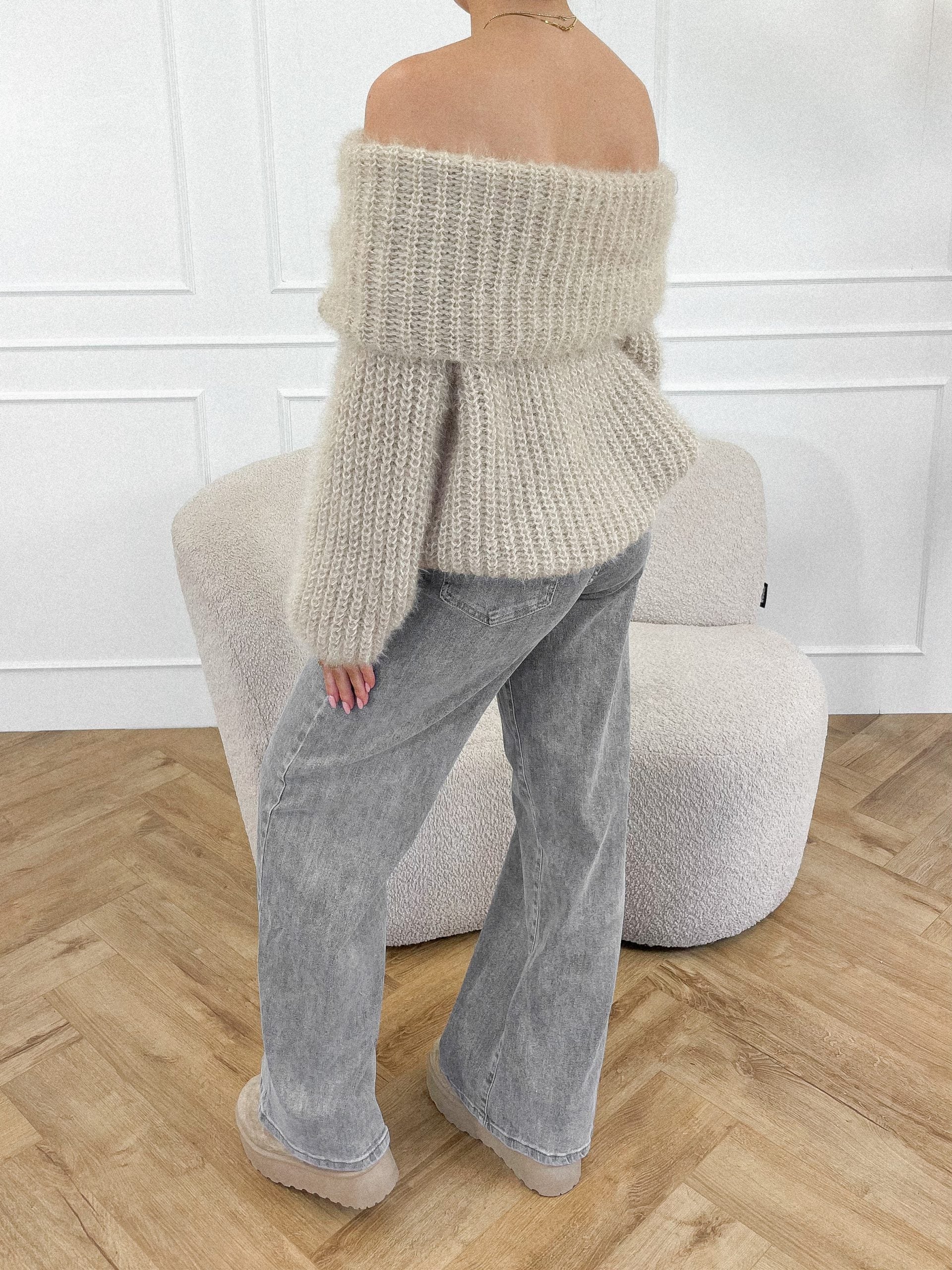 Kae Off Shoulder Sweater Beige